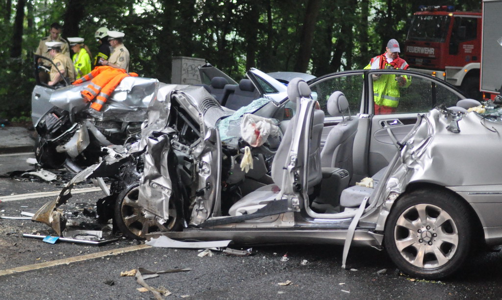 Schwerer VU Leichlingen L294  beide Fahrer verstorben P52.JPG